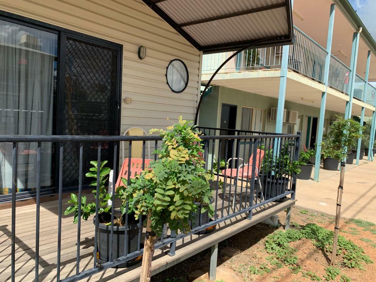 Longreach Most Central Motel Exterior foto