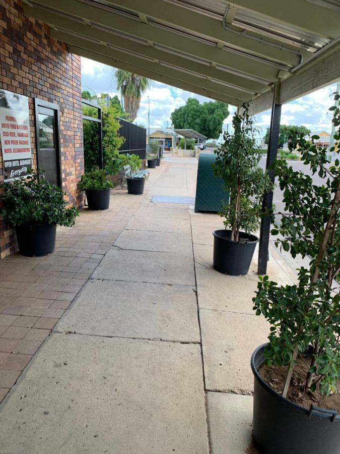 Longreach Most Central Motel Exterior foto